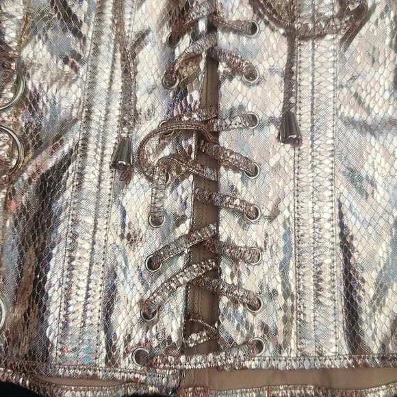 Top - Picture 3 of 5